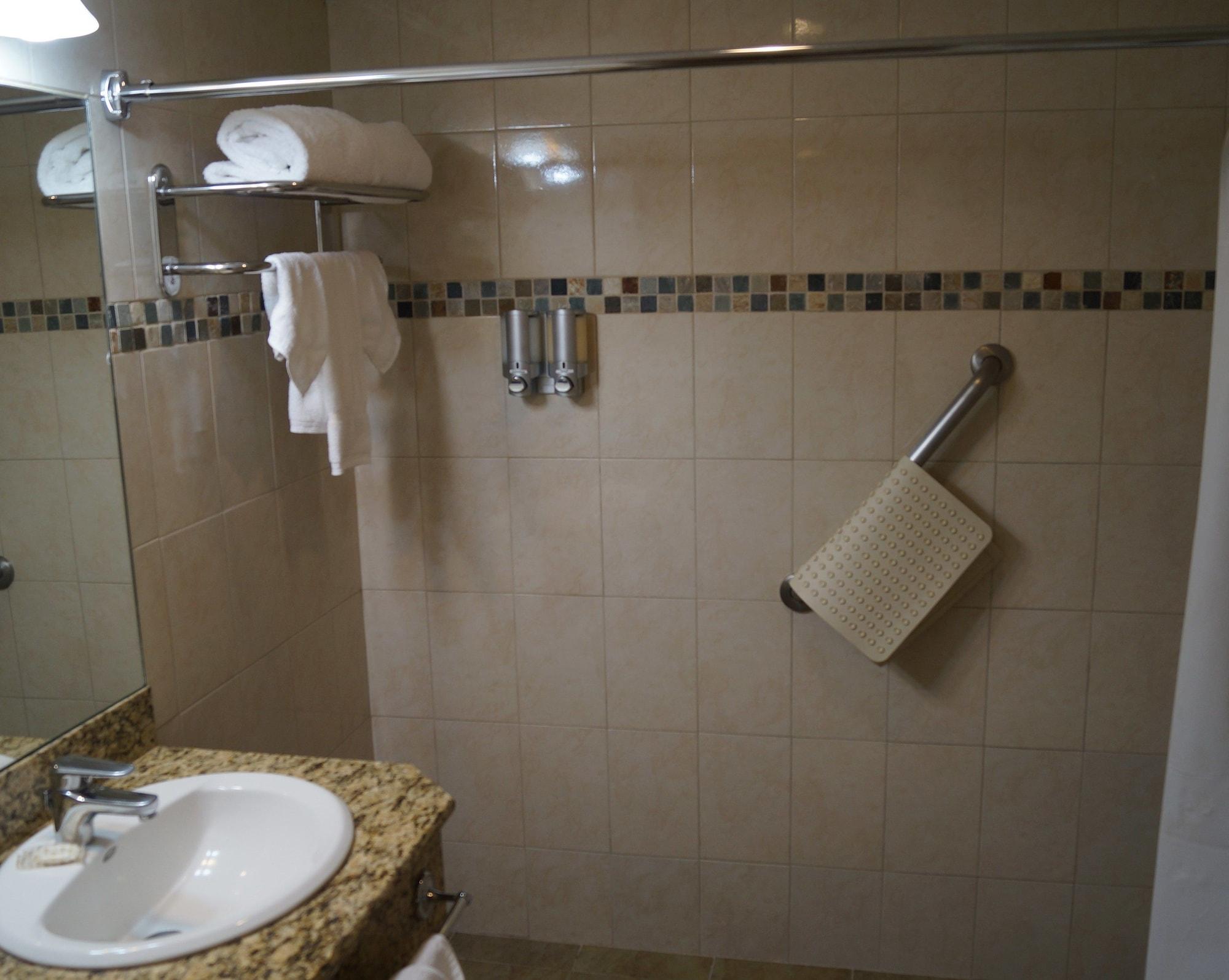 Four Seasons Hotel Кингстън Екстериор снимка