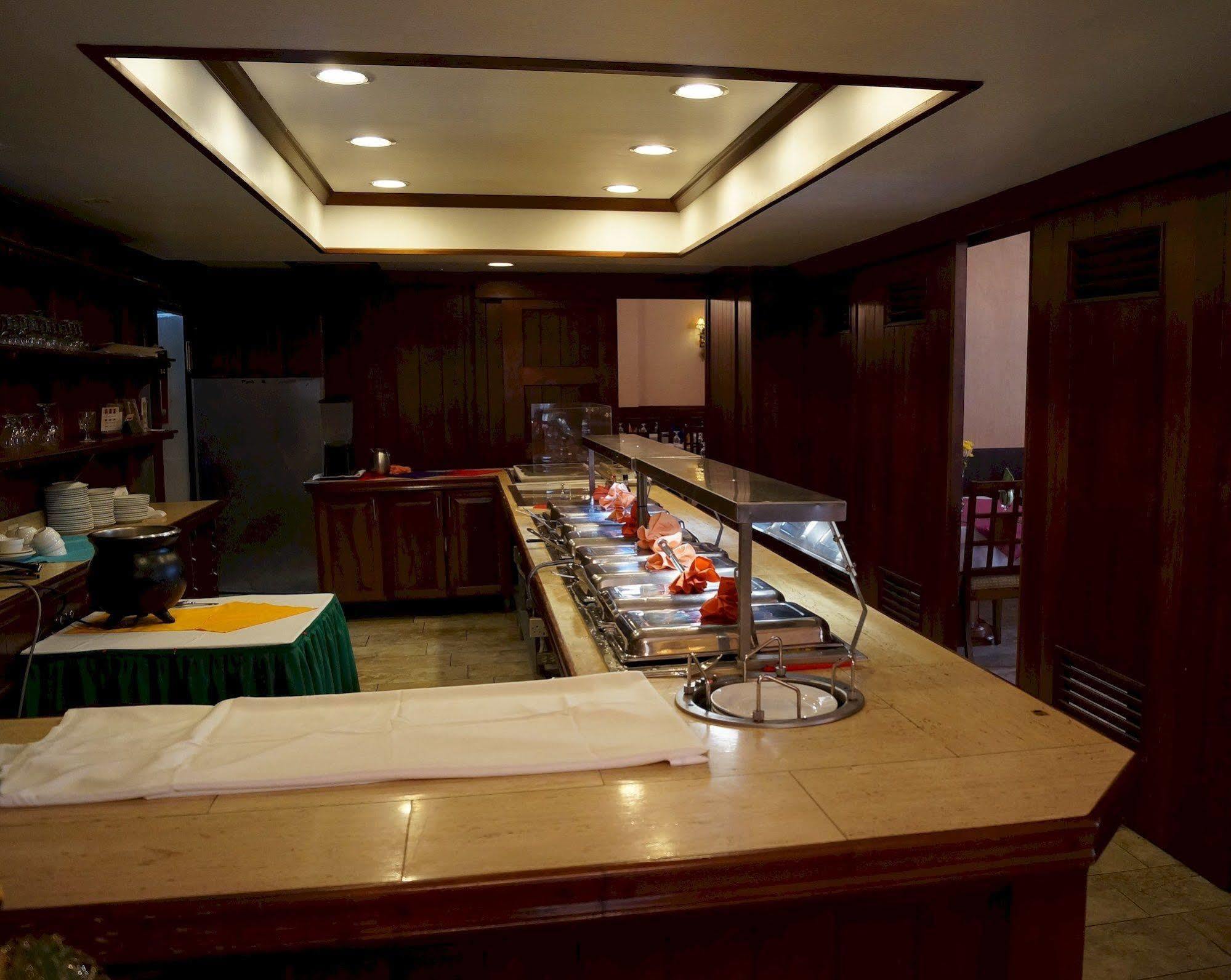 Four Seasons Hotel Кингстън Екстериор снимка